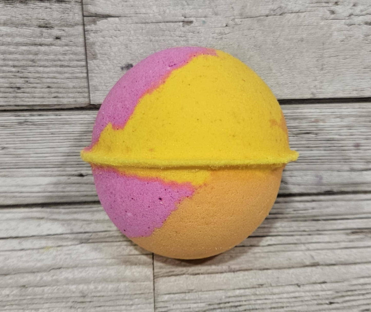 Shake ya Bum Bum Jumbo Round Bath Bomb-245g
