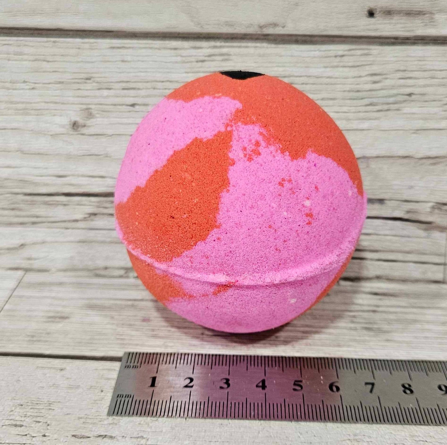 Love Spells Jumbo Round Bath Bomb-245g