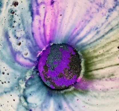Galaxy Large Sphere Blackcurrant Bath Bomb