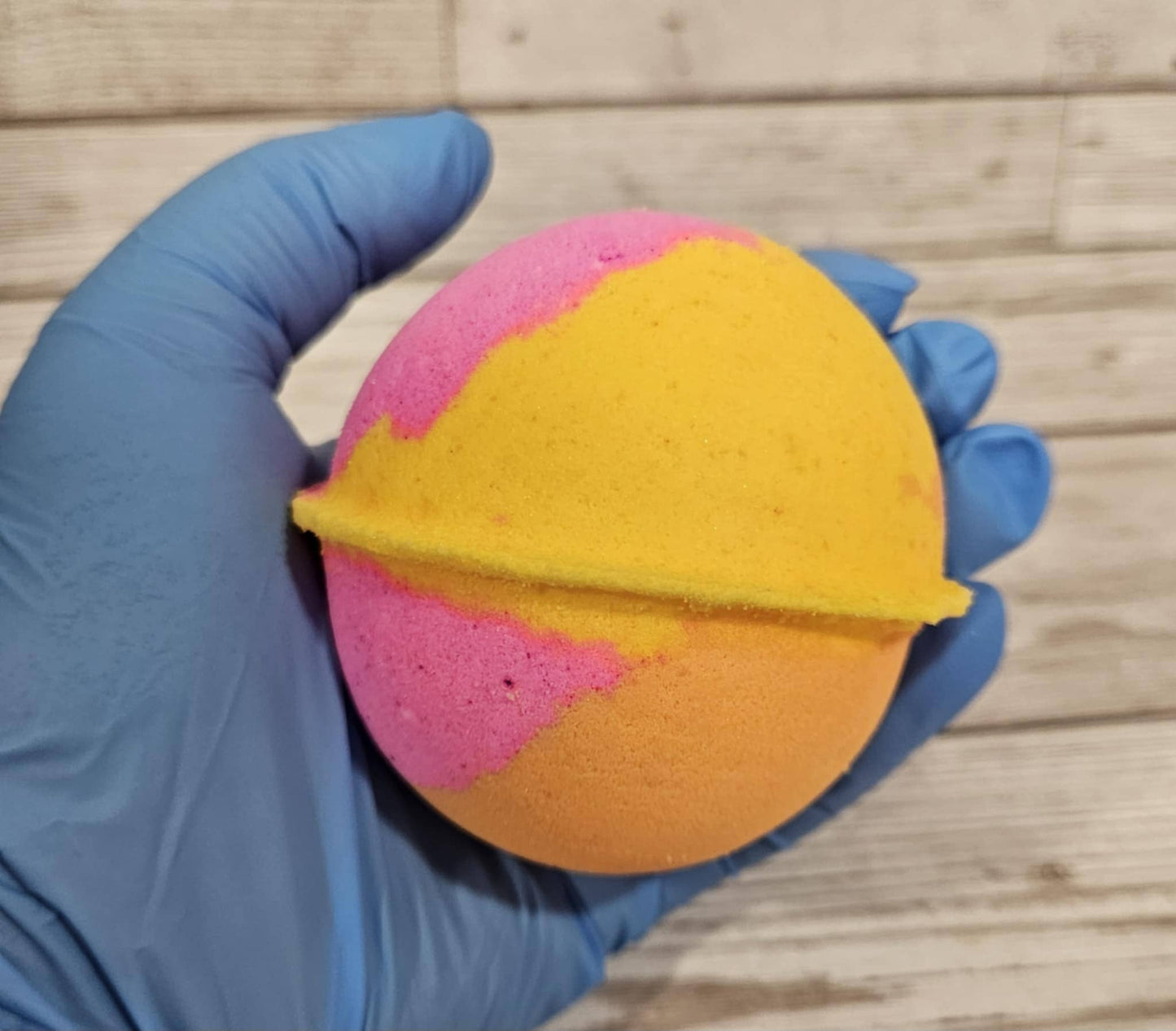 Shake ya Bum Bum Jumbo Round Bath Bomb-245g