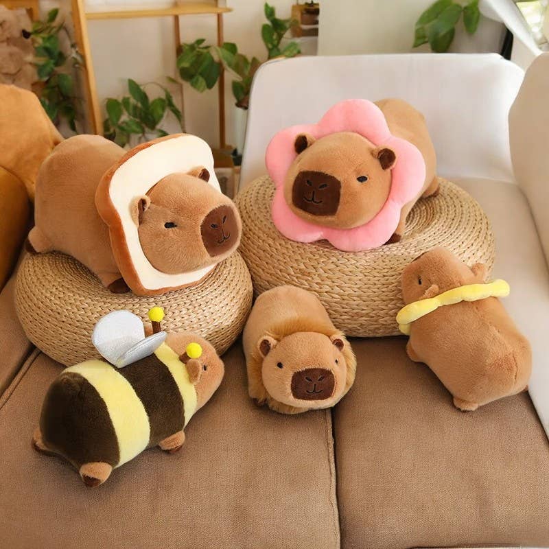 Creative Capybara Stuffed Plush Toy: 17-20cm / Bee