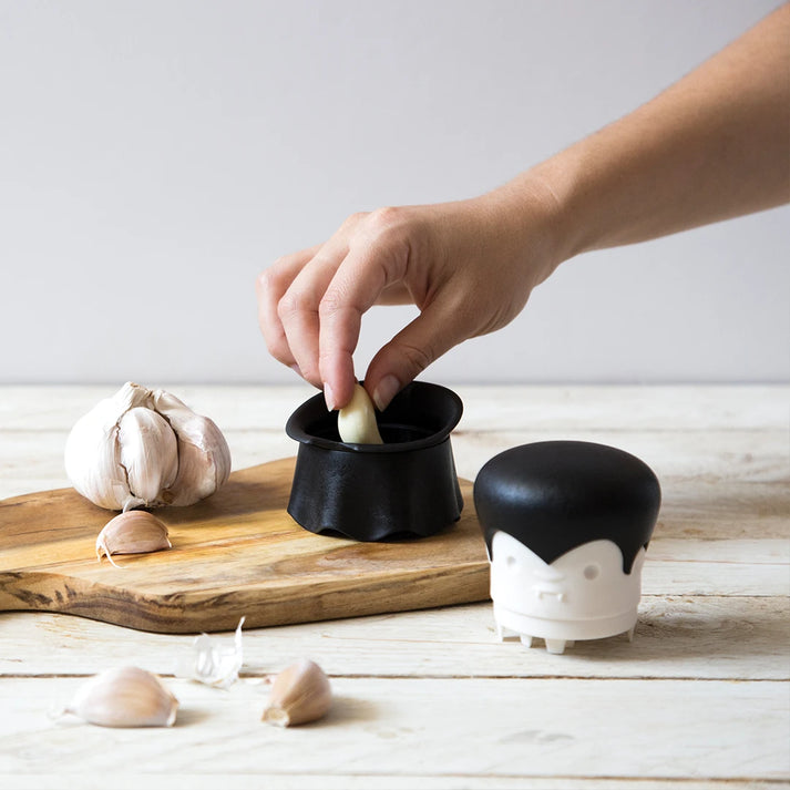 Gracula Garlic Crusher