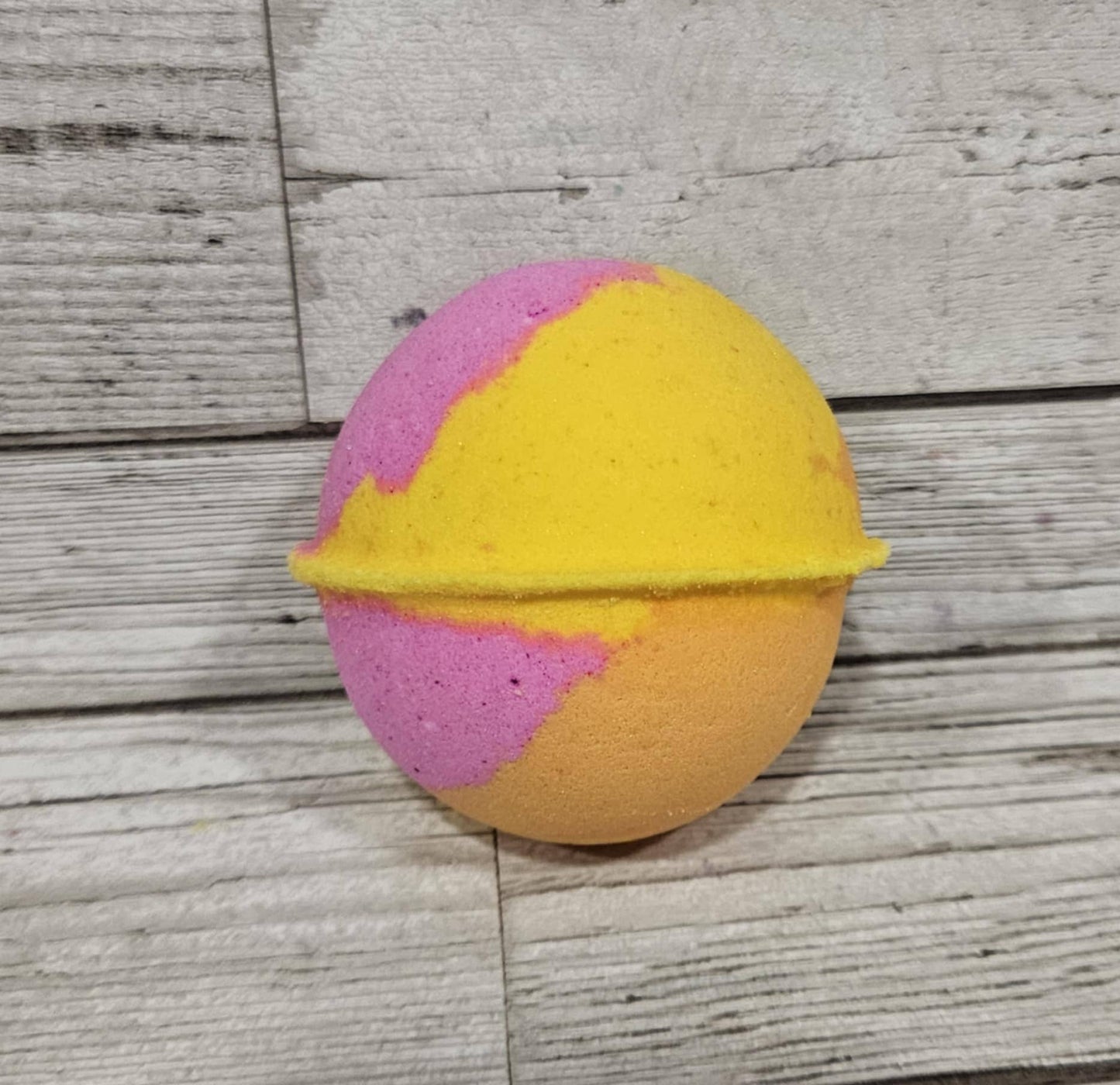 Shake ya Bum Bum Jumbo Round Bath Bomb-245g